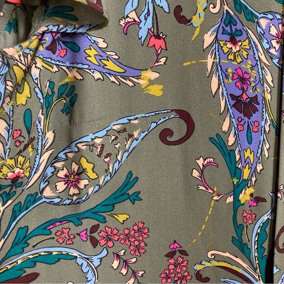 Colorful artsy paisley top shell 1X NWT flutter sleeve green office Tahari - Picture 9 of 11